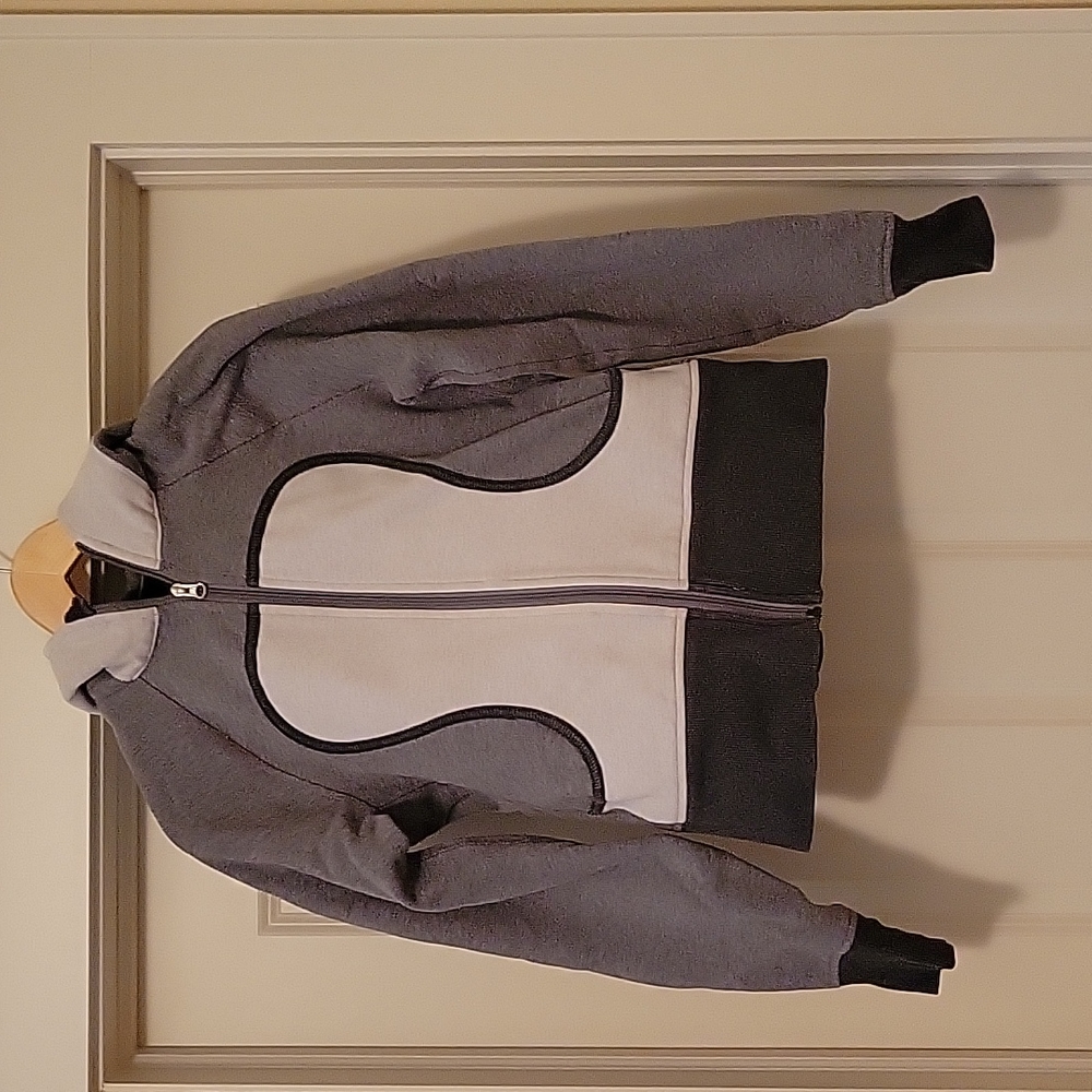 Lululemon size 8 zip up hoodie